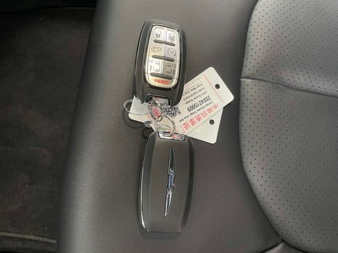 New 2026 Chrysler Voyager LX image 26