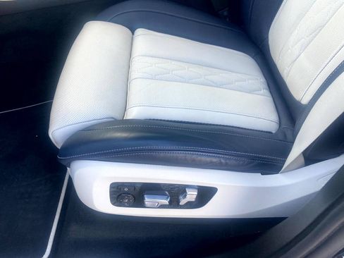 Used 2022 BMW X5 xDrive40i w/ M Sport Package AWD/4WD image 12