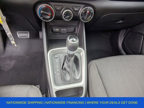 Used 2022 Hyundai Venue SE image 23