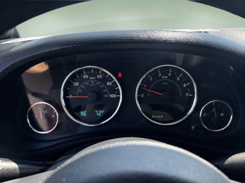 Used 2012 Jeep Wrangler Sport AWD/4WD image 13