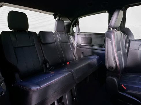 Used 2019 Dodge Grand Caravan GT image 31