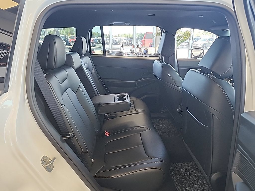 New 2026 Jeep Cherokee Limited AWD/4WD image 36