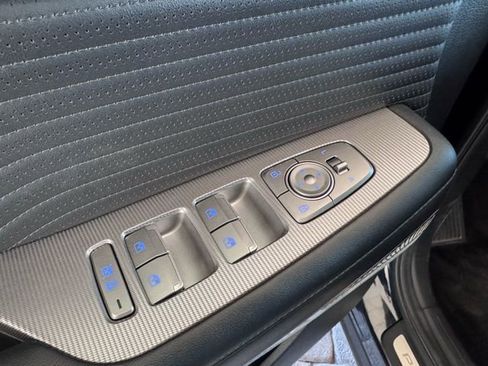 Used 2024 Hyundai Palisade Calligraphy image 12