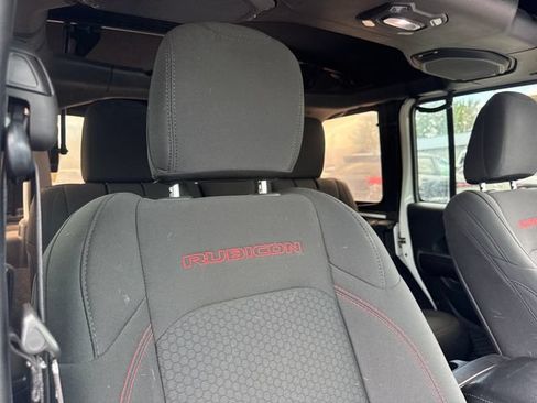 Used 2018 Jeep Wrangler Unlimited Rubicon AWD/4WD image 24