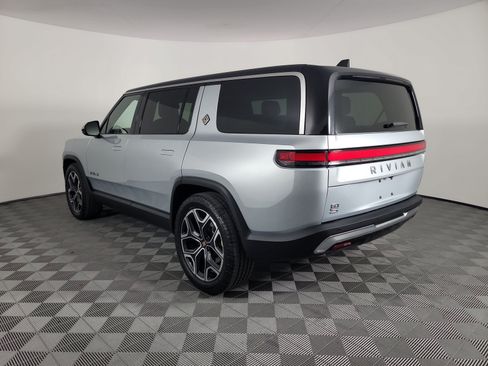Used 2025 Rivian R1S Adventure Dual AWD/4WD image 3