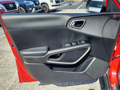 Used 2022 Kia Soul LX w/ Technology Package FWD image 10