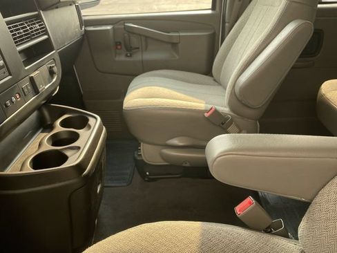 Used 2024 Chevrolet Express 3500 LT w/ LT Preferred Equipment Group RWD image 20