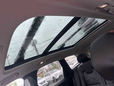 Certified 2023 Volvo XC60 T8 Ultimate image 23