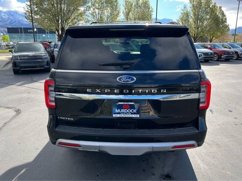 Used 2024 Ford Expedition Limited AWD/4WD image 9