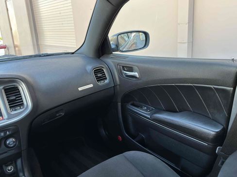 Used 2012 Dodge Charger R/T w/ Wheels & Tunes Group RWD image 18