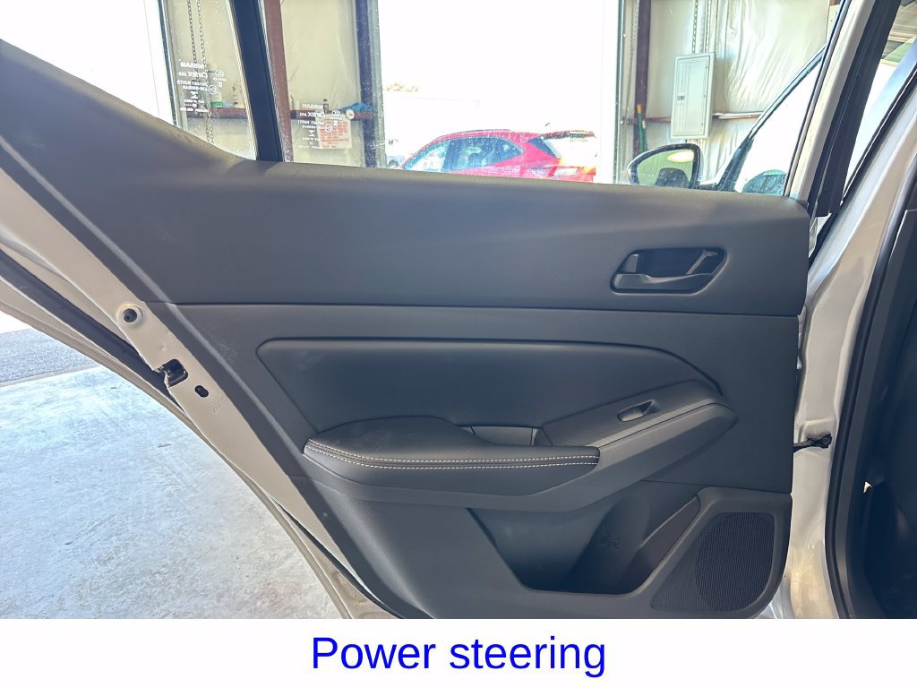 Used 2025 Nissan Altima 2.5 SV FWD image 32