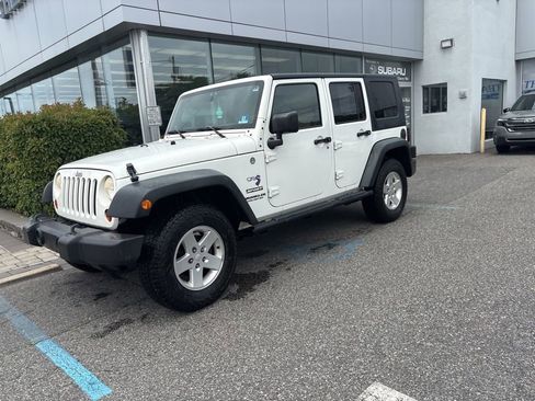 Used 2010 Jeep Wrangler Unlimited Sport AWD/4WD image 7