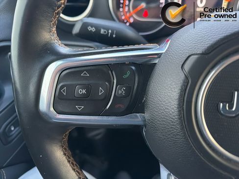 Certified 2022 Jeep Gladiator Overland AWD/4WD image 58