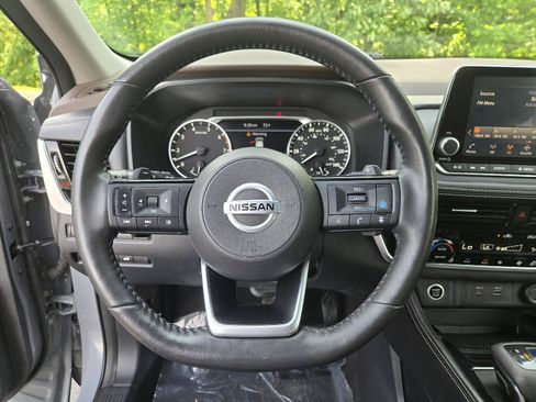 Used 2021 Nissan Rogue SL FWD image 17