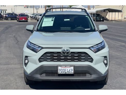 Used 2022 Toyota RAV4 XLE Premium AWD/4WD image 10