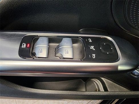 Used 2025 Mercedes-Benz C 300 4MATIC Sedan image 21