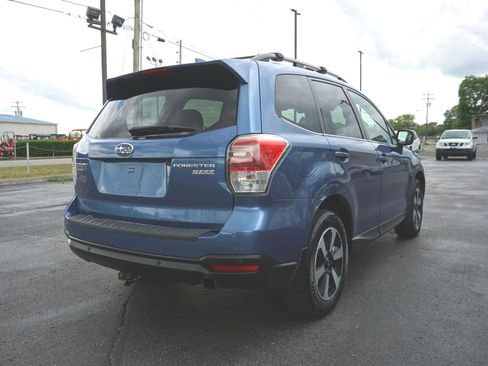 Used 2017 Subaru Forester 2.5i Limited AWD/4WD image 5