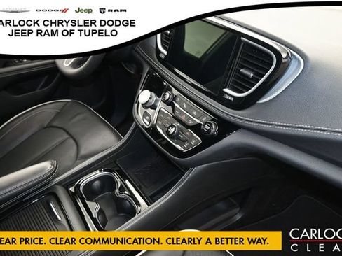 Used 2026 Chrysler Pacifica Limited FWD image 44