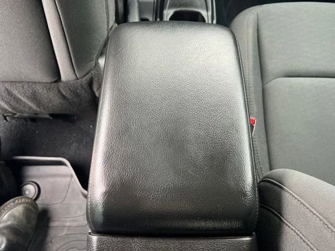 Used 2018 Jeep Wrangler Sport AWD/4WD image 31