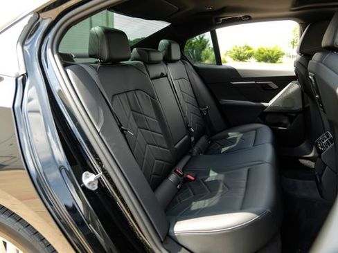 Used 2025 BMW 530i RWD image 48