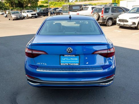 Used 2023 Volkswagen Jetta SEL FWD image 12