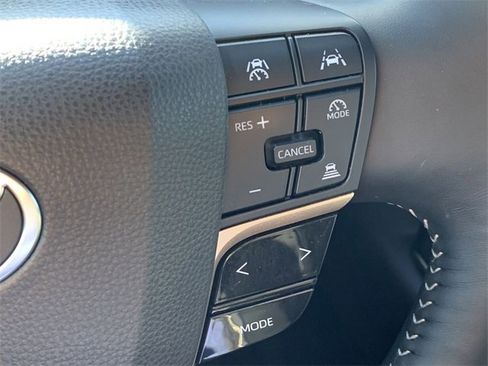 Used 2025 Toyota Crown Signia XLE image 29