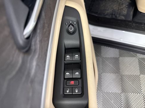 New 2025 Jeep Grand Cherokee L Limited image 25