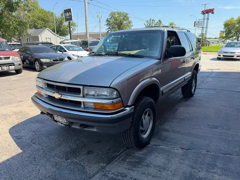 Used 2000 Chevrolet Blazer LT w/ LT Preferred Equipment Group AWD/4WD image 4