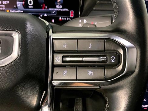 Used 2025 GMC Acadia Elevation AWD/4WD image 7