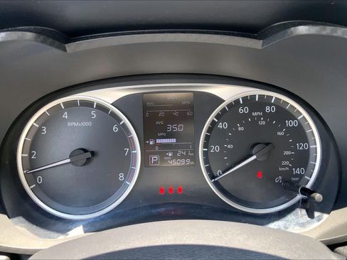 Used 2024 Nissan Versa S w/ Trunk Package FWD image 24