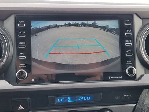 Used 2022 Toyota Tacoma TRD Off-Road w/ Technology Package AWD/4WD image 18