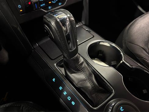 Used 2018 Ford Explorer XLT w/ Equipment Group 202A AWD/4WD image 33