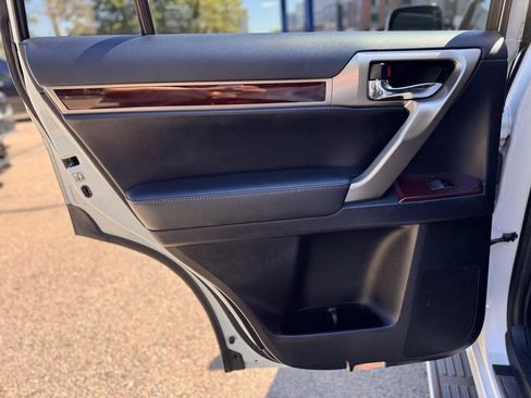 Used 2019 Lexus GX 460 Premium AWD/4WD image 19