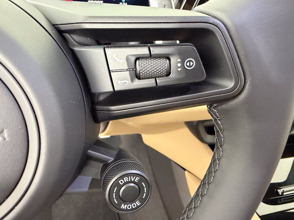 Used 2026 Porsche Cayenne S AWD/4WD image 26