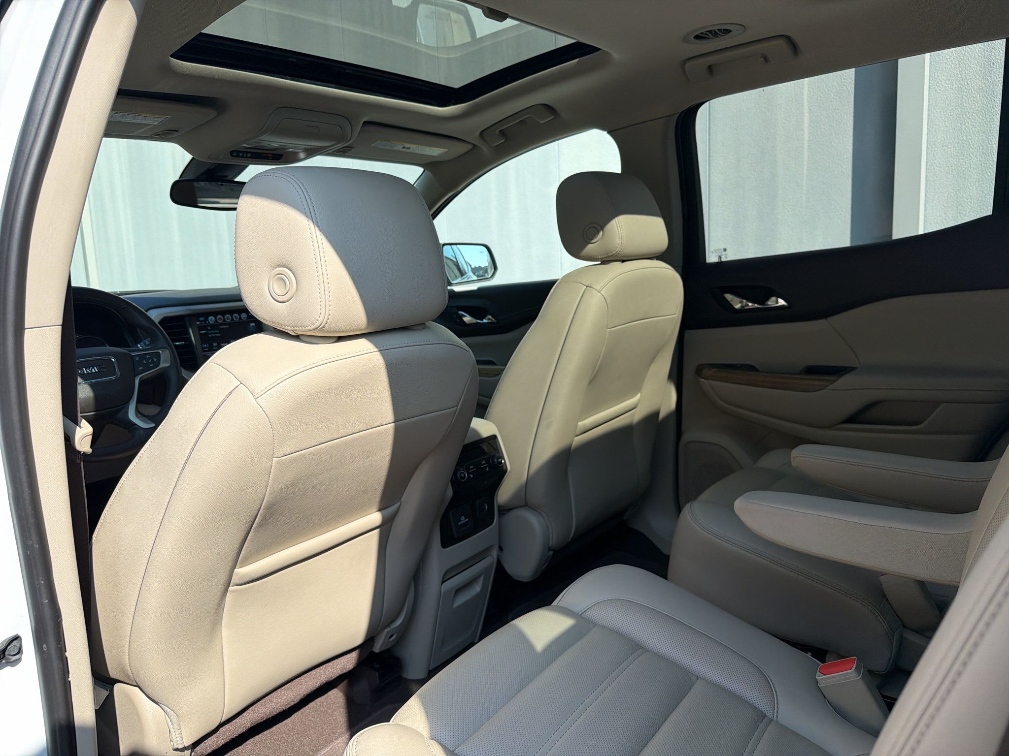 Used 2019 GMC Acadia Denali w/ Technology Package FWD image 13