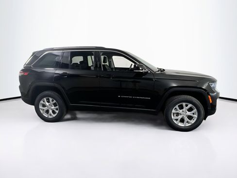 Used 2023 Jeep Grand Cherokee Limited AWD/4WD image 4