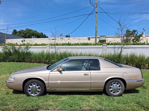Used 1997 Cadillac Eldorado w/ Leather/Lumbar Pkg FWD image 1