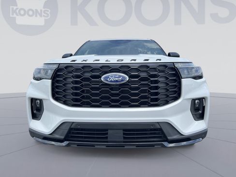 Certified 2025 Ford Explorer ST-Line AWD/4WD image 19