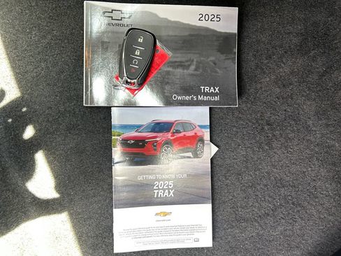 Used 2025 Chevrolet Trax LT FWD image 16