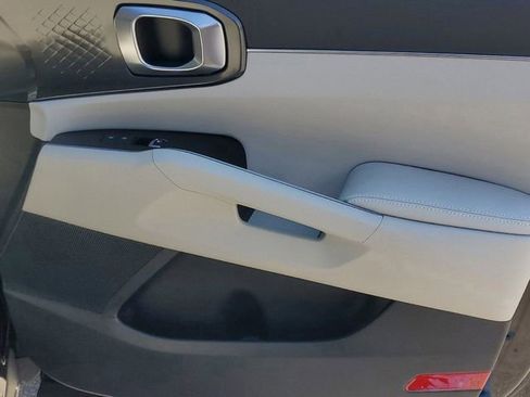 New 2025 Kia Sorento S FWD image 10