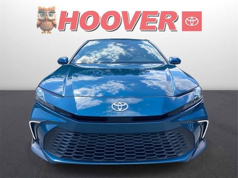 Used 2025 Toyota Camry SE w/ Convenience Package image 7