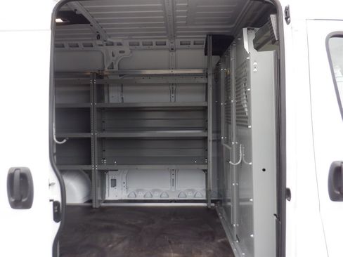 Used 2024 RAM ProMaster 2500 w/ Convenience Group image 12