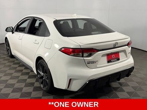 Used 2025 Toyota Corolla SE image 6