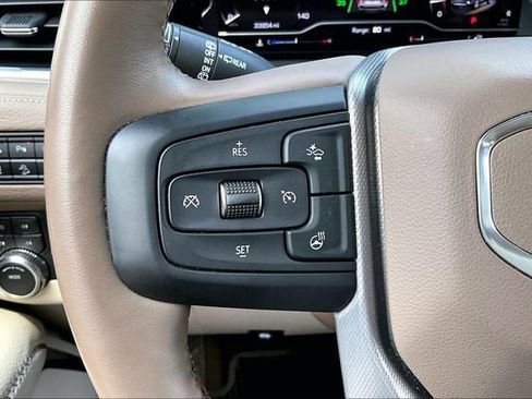 Used 2023 GMC Yukon XL Denali AWD/4WD image 20
