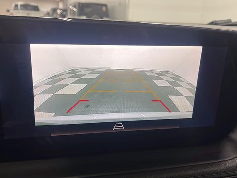 Used 2024 Buick Encore GX Avenir w/ Avenir Convenience Package FWD image 10