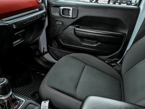 Used 2021 Jeep Wrangler Unlimited Rubicon image 27