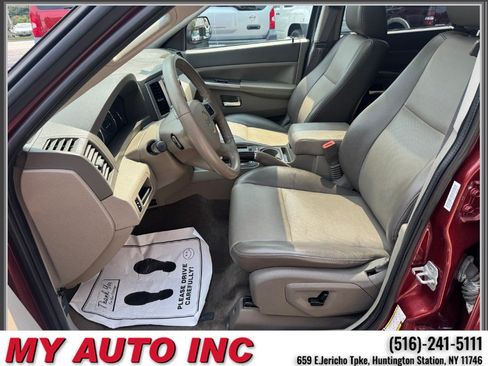 Used 2009 Jeep Grand Cherokee Laredo AWD/4WD image 24