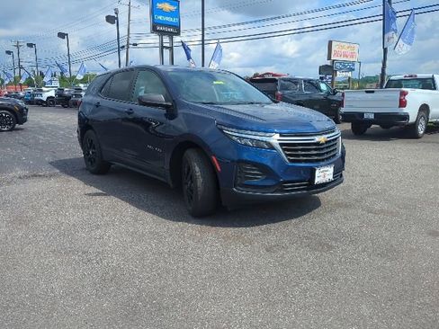 Used 2022 Chevrolet Equinox LS w/ LS Convenience Package FWD image 5