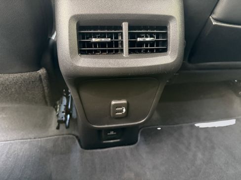 Used 2022 GMC Terrain SLT image 26