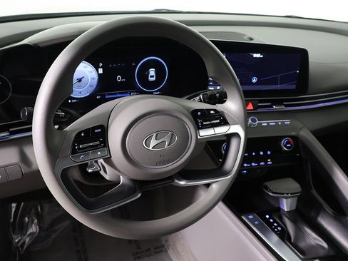 Used 2024 Hyundai Elantra SEL image 23